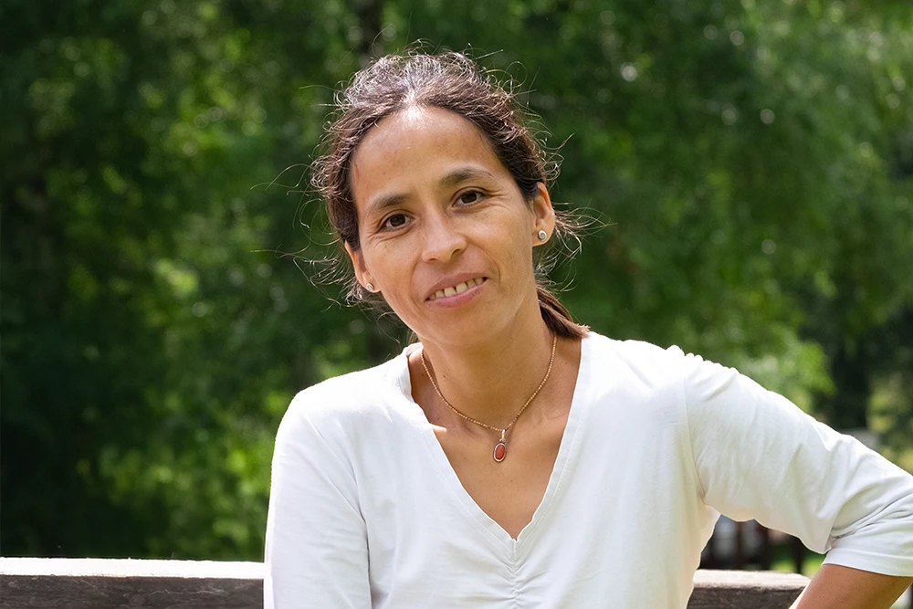 Portrait der Masseurin im Freien