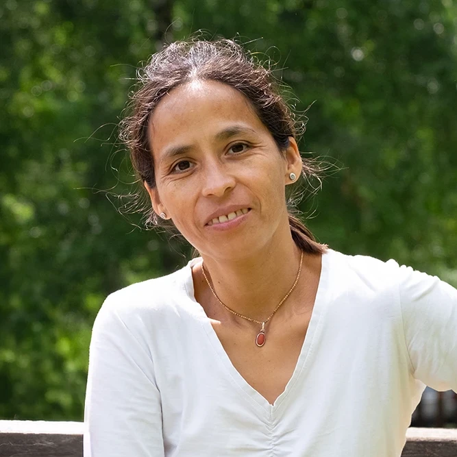 Portrait der Masseurin im Freien