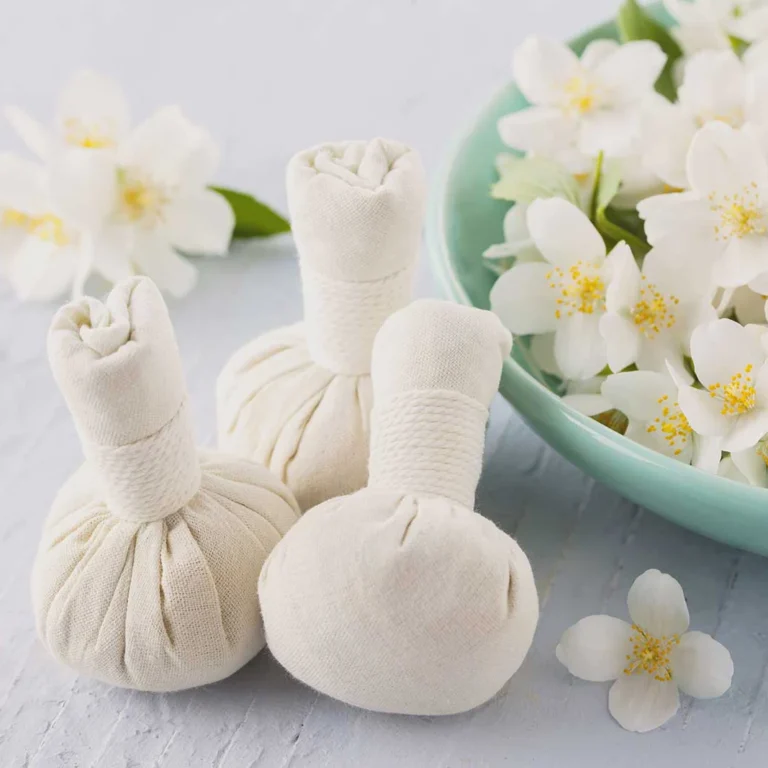 Kräuterstempel mit Blumen